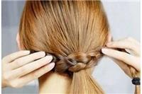 簡單花式編發(fā)教程圖解，讓女生夏天不再悶熱披